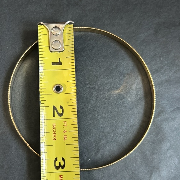 Women’s‎ vintage dainty gold tone bangle bracelet one size measurements shown - Picture 6 of 7